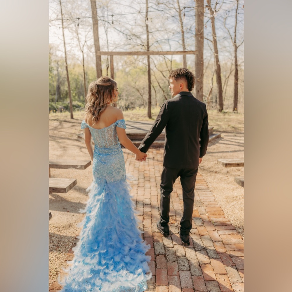 Light blue prom dress with feather train - Picture 1 of 4
